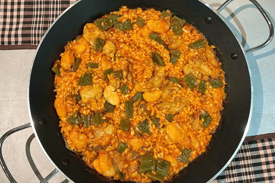 Barcelona: Vegan Paella and traditional rice dishes - Heura “chicken style” and the grilled mushroom angle
