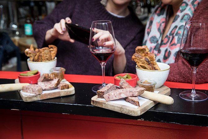 Barcelona Wine and Gourmet Tapas Tour - L’Antiga Esquerra de l’Eixample: quick local streets, bars, and tastings