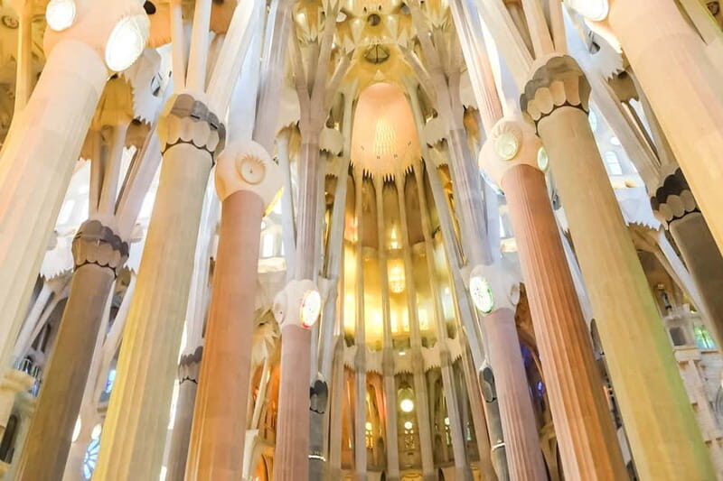 Barcelona: Wonders of Gaudi Bike Tour - Casa Amatller, Casa Lleo i Morera, and the Mançana de la Discòrdia Theme