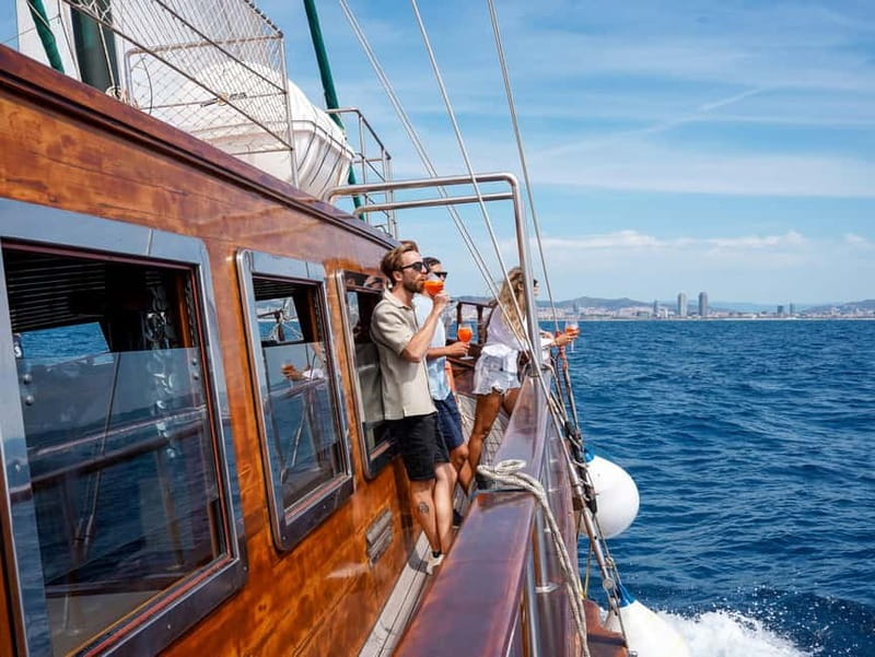Barcelona: Wooden Boat Sailing with Tapa and Welcome Drink - Getting there at City Sailing Barcelona without stress