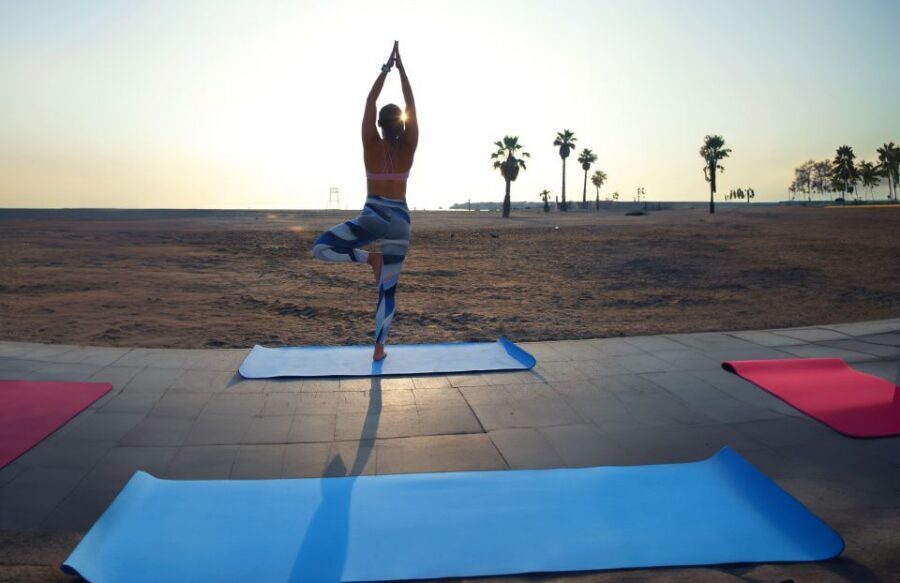 Barcelona: Yoga, Healthy Light Brunch and Sailing Experience - A 3-hour reset: yoga plus a Mediterranean sail