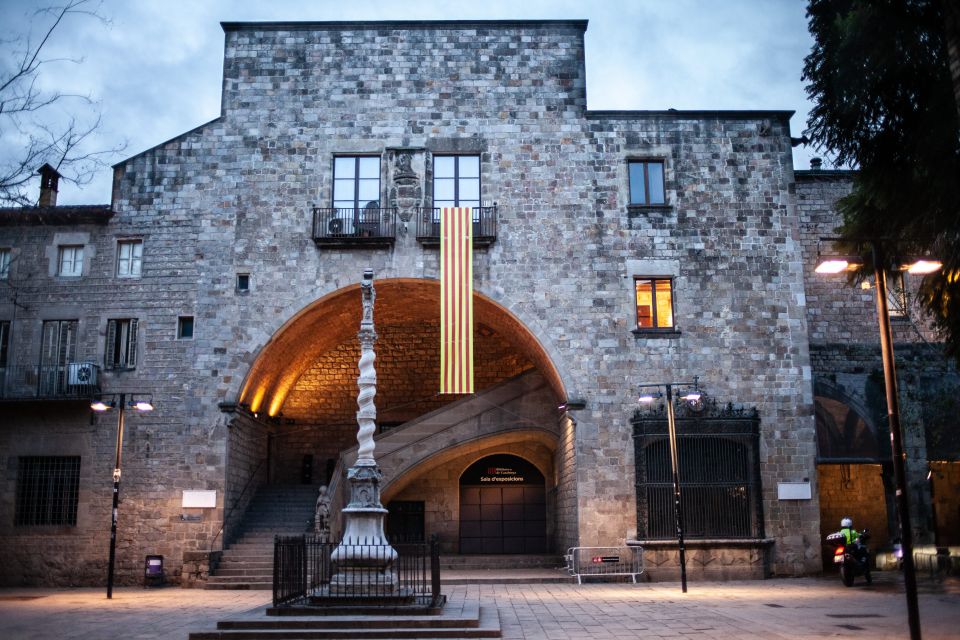Barcelona's Dark History Walking Tour in El Raval - The Vampiress of the Raval: how legend gets attached to streets