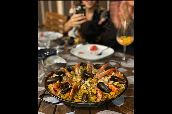 BBQ Paella in a Penthouse Terrace in Barcelona with a Chef - Where you meet in Barcelona (and how not to lose time)
