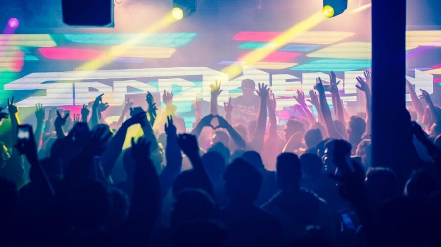 BCN Night Card- Best way to enjoy Barcelona's nightlife - Entering the clubs: how the virtual pass works at the door