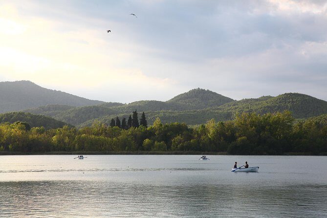 Besalú, Banyoles Lake & Volcanic Castellfollit from Girona - What’s included (and what you’ll need to bring)
