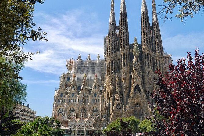 Best Gaudi Private Tour with Sagrada Familia & Park Guell in BCN - Stop 4: La Pedrera (Casa Mila), outside views only