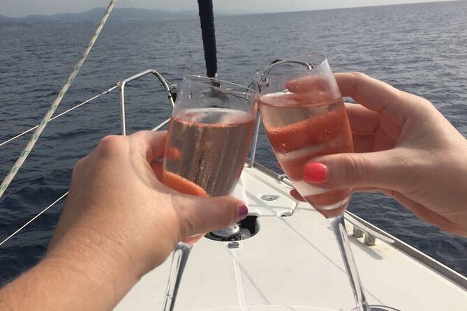 Big sailboat until 12 passengers + crew from Barcelona with Cava - Morning vs afternoon: choosing the right departure feel