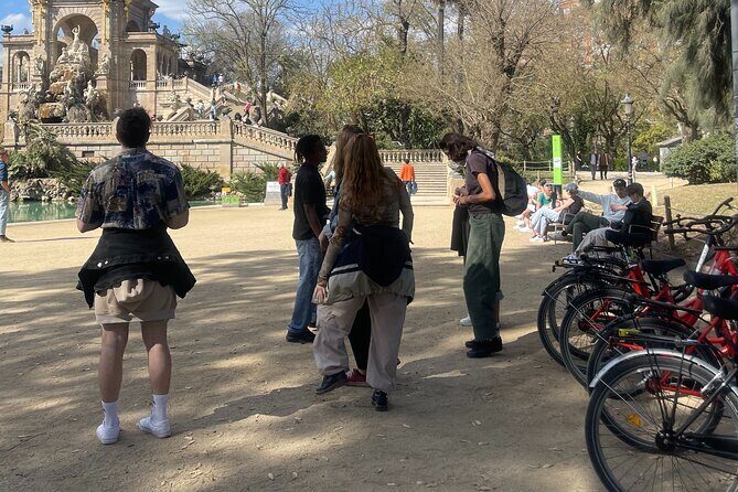 Bike Tour in Barcelona: History, Architecture and Culture - The Sagrada Familia opener: seeing Gaudí without the entry stress