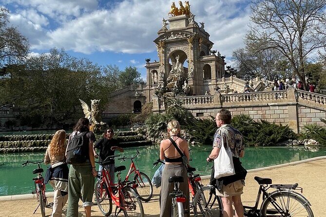 Bike Tour in Barcelona: History, Architecture and Culture - Catalan music and Plaça de Sant Jaume: the political-and-cultural thread