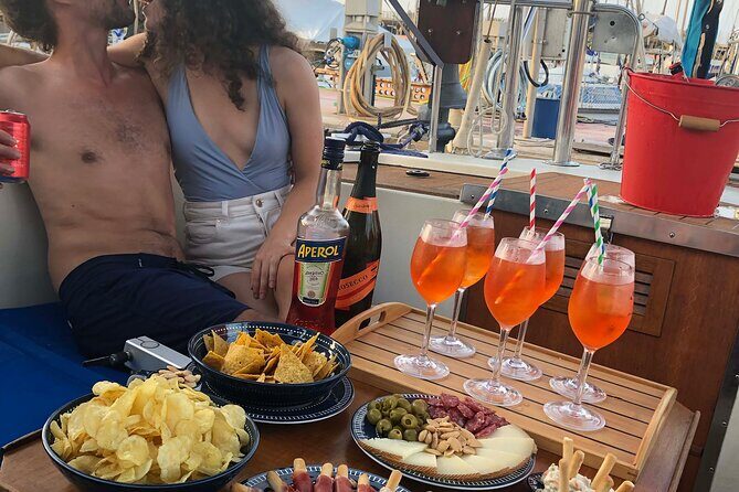 Boat Tour with Drink and Picoteo, Barcelona - Moll de Xaloc to the sea: how the tour starts