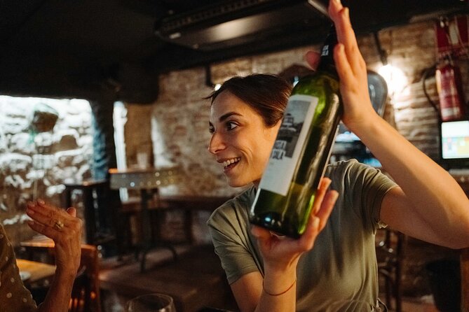 Bohemian Barcelona Neighborhood Evening Tapas & Wine Tour - The walking rhythm: how 3 hours stays fun (and not stuffed)