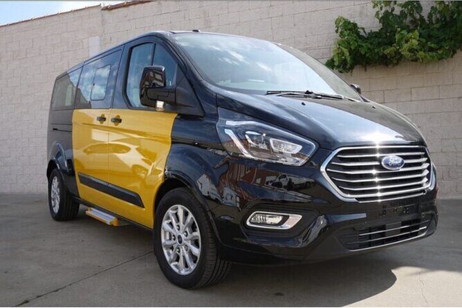 BOOK Departure private Transfer from Barcelona city to Airport - Hotel-lobby pickup: the meet-and-greet that saves real time