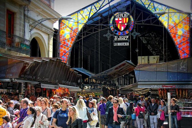 Boqueria and Santa Caterina Markets with Food and Tapas Private Walking Tour - Starting at Plaça Reial and Getting Your Bearings on the Ramblas