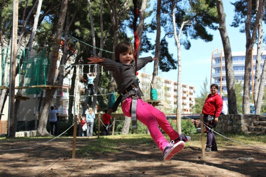 Bosc Aventura Salou: Explorer Pack - The Safety Harness Warm-Up: Practice Before You Fly