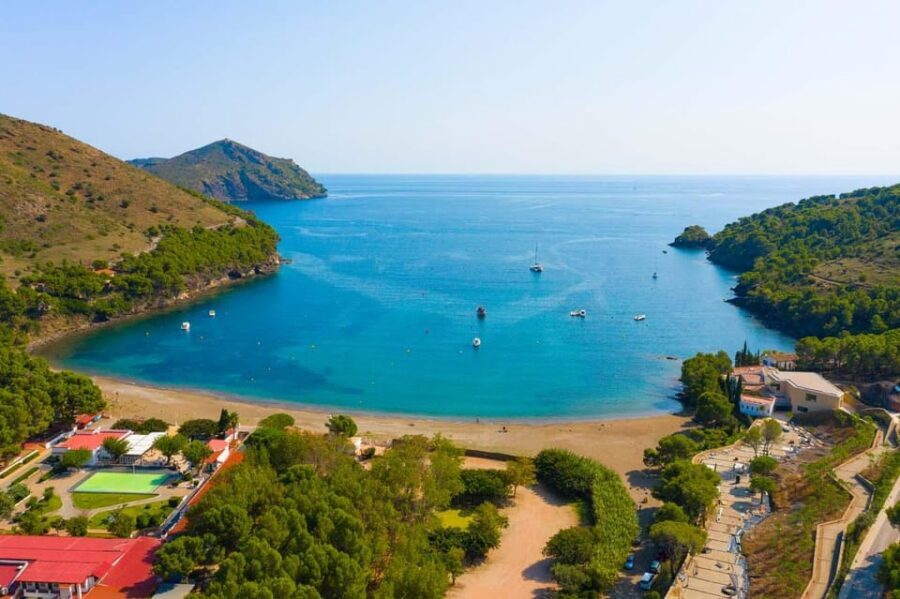 Cadaqués & Underwater Vision: Magic on the Costa Brava - Cadaqués for 1 Hour: White Streets, Shops, and Sea-View Food