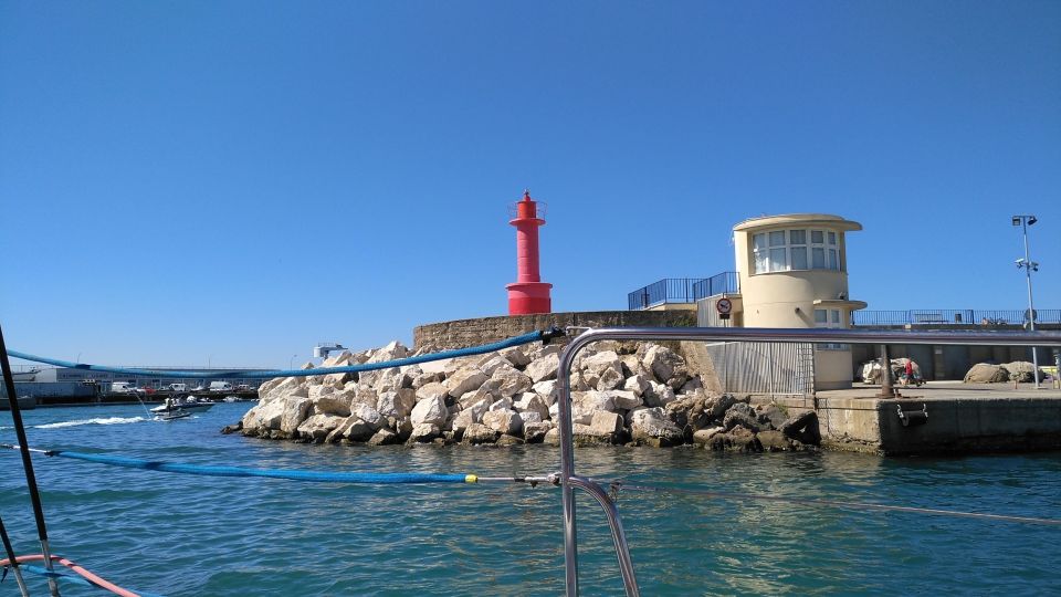Cambrils/Salou: Coastline Catamaran 2h with drinks, pickup - Who this catamaran cruise fits best