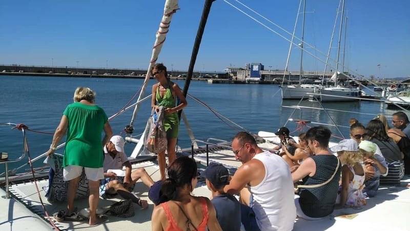 Cambrils/Salou: Coastline Catamaran 2h with drinks, pickup - The drinks: included comfort, not just a token splash