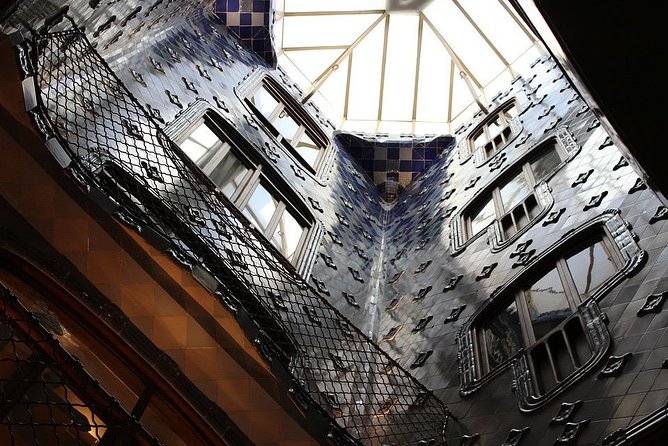Casa Batlló: entrance tickets and smart guide - Casa Batlló Turns a Plain House Into a Gaudí Statement