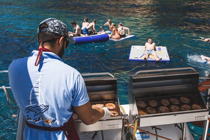 Catamaran trip with other groups along the Costa Brava. Saturday. - Music, group rules, and the kind of vibe you’ll get