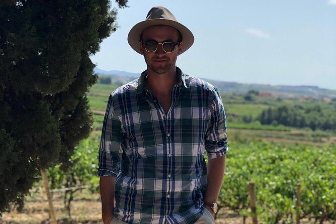 Cava Wineyard & Sitges Day Trip from Barcelona - Stop at Sitges: how to use your two hours like a local