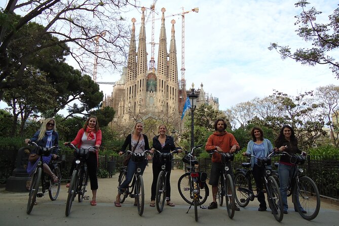 City Center Bike Tour in Barcelona - Barceloneta seafront: a quick beach break that changes the mood