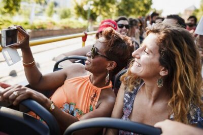 City Sightseeing Barcelona Hop-On Hop-Off Bus Tour: 24 or 48-Hour - Plaça de Catalunya to Passeig de Gràcia: Start Where the City Starts