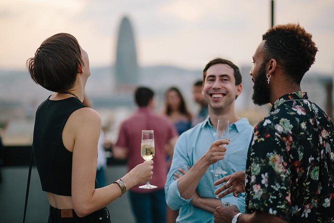 Clandestine Dinner Party Barcelona - The Staff and Social Vibe: What Really Gets Praised