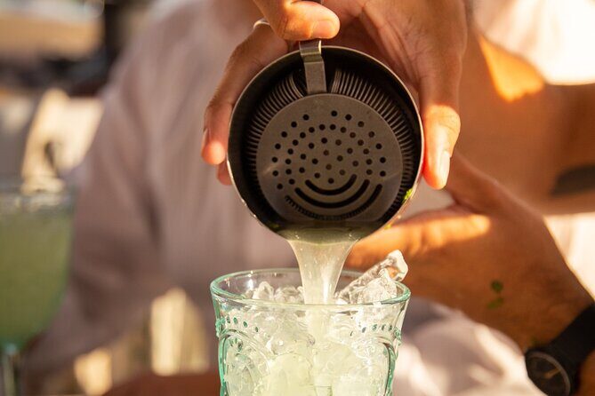 Cocktails Workshop & Sailing Cruise from Barcelona - Photo stops and onboard extras that make it feel like a real outing