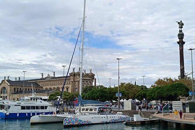 Columbus Monument Access With Barcelona Seaside Guided Tour - The logic of this walk: Port-to-Columbus in 90 minutes