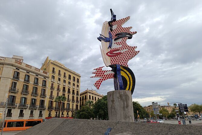 Columbus Monument Access With Barcelona Seaside Guided Tour - El Cap de Barcelona: pop art with Olympic-era context