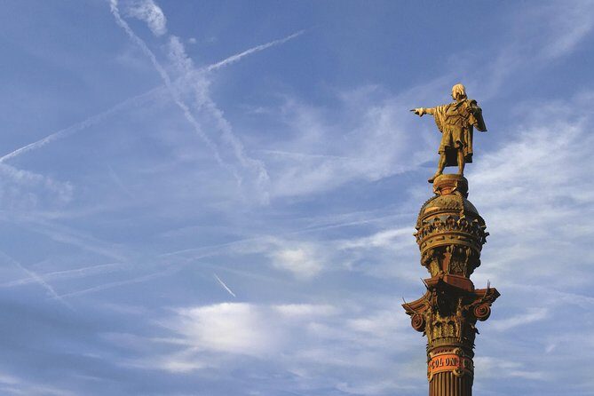 Columbus Monument Lookout: Scenic Ramblas, Sea and Montjuïc Views - Enter Mirador de Colom: where the city meets the sea