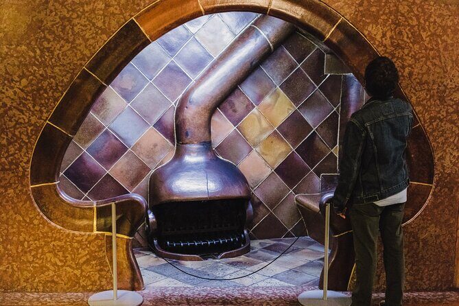 Complete Gaudi Tour: Casa Batllo, Park Guell & Sagrada Familia - The Sagrada Família finish: church + museum + the tomb view