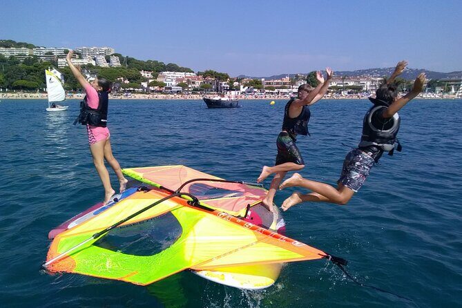 Costa Brava: 2-hours Windsurfing session - From Sand to Sail: How the 2-Hour Lesson Flows