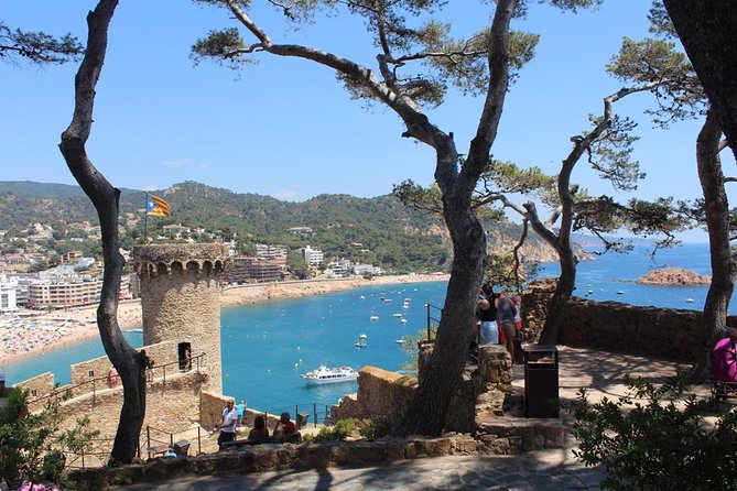 Costa Brava Day Sightseeing Tour with Boat Trip from Barcelona - Lloret de Mar: One Hour for Views, Sea Promenade, and Quick Shopping