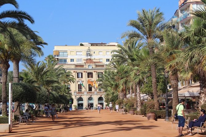 Costa Brava Day Sightseeing Tour with Boat Trip from Barcelona - Tossa de Mar: Walking Vila Vella Like a Local (With a Guide)