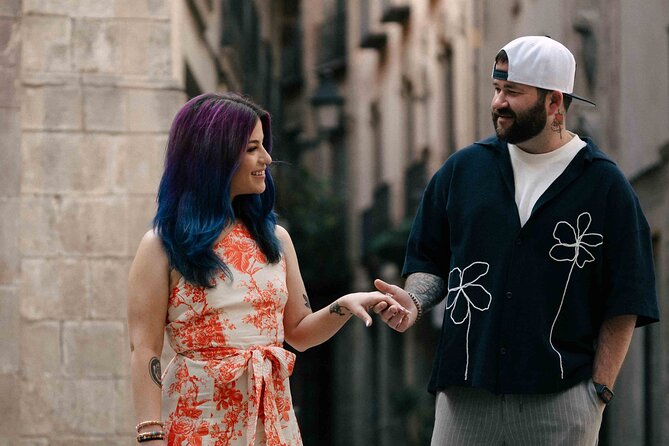 Couples Photoshoot Barcelona - Getting Photos Without the Cringe: Direction That Works