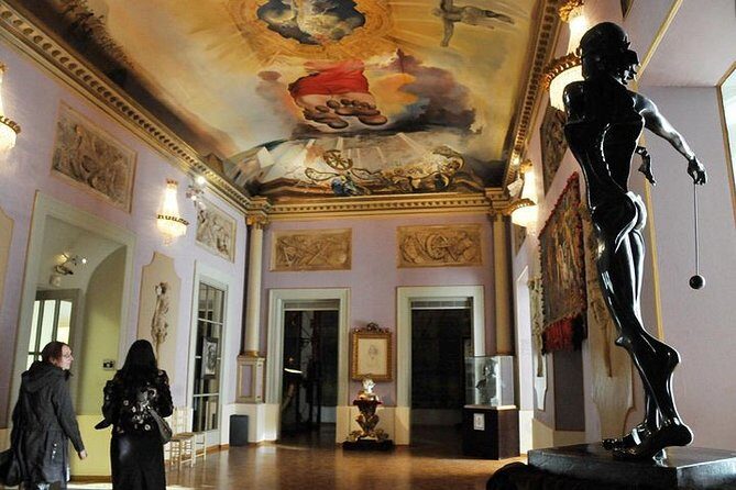 Dalí Museum + Girona Tour - Dalí Theater-Museum: eggs, the Mae West 3D illusion, and Dali Jewels