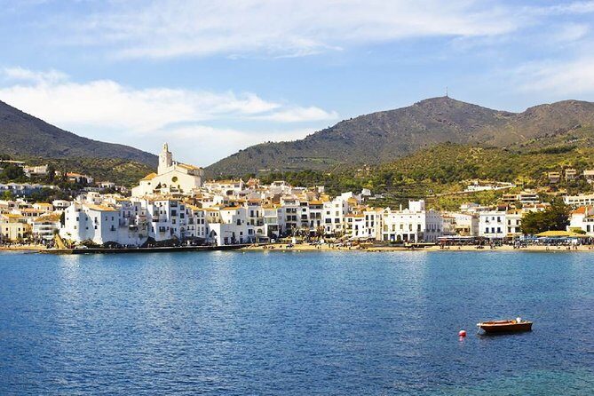 Dalí & Wine | Premium Private Tour with Coastal or Girona Add-On - Who the guides make this tour feel premium