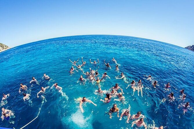 Discover secrets of the sea swimming cave and underwater vision - What Makes This Girona Sea-Cave Swim Different