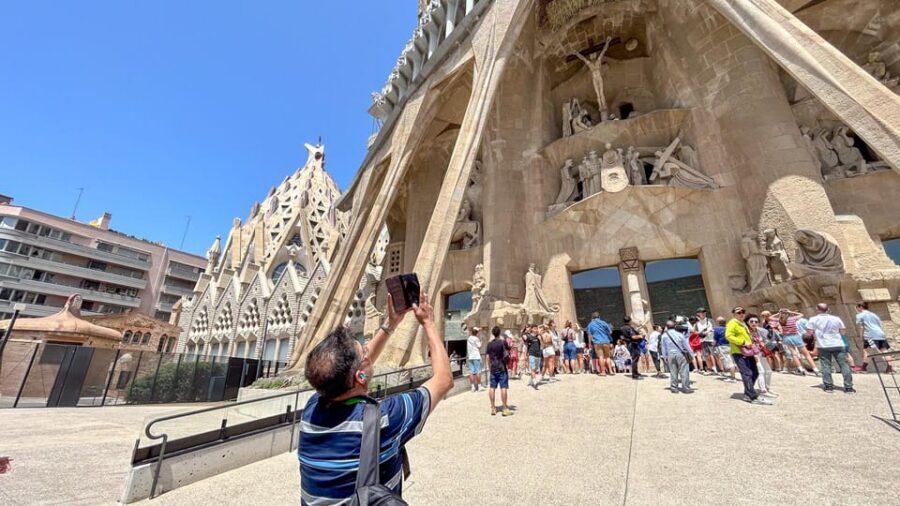Early Access to Sagrada Familia w/ Optional Tower Access - Optional tower access: what to know before you commit