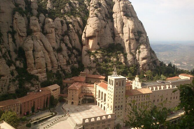 Easy Montserrat: Half Day Trip from Barcelona - Getting to the tour: Barcelona North Station at 9:00 am