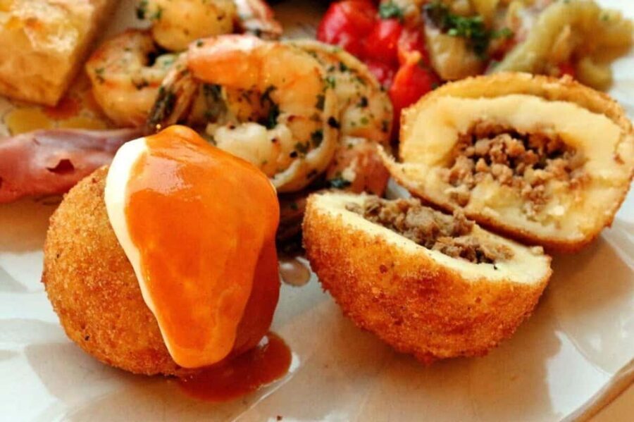 Eat Like a Catalan with a Local Guide - Local Restaurant Tastings: Where the Tour Builds the Full Picture