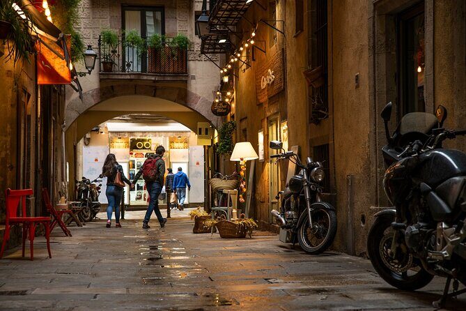 Elevate Your Photography - Barcelona Private Tour & Workshop - Barcelona Cathedral Area: Gothic Facades and Spires Without the Guesswork