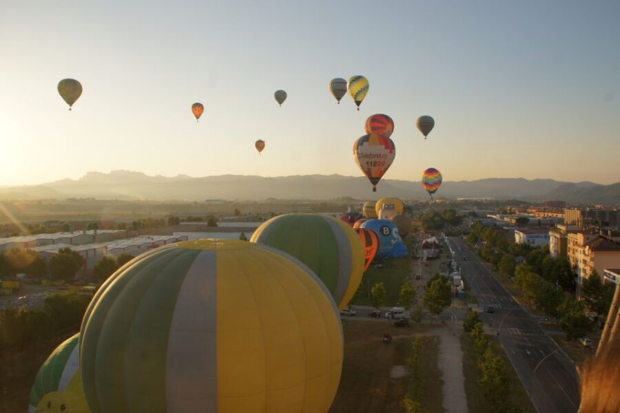 European Balloon Festival: Hot Air Balloon Ride - Early morning: the timing that helps the flight and your photos