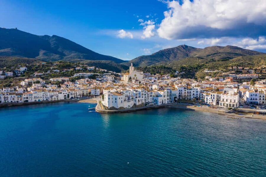 Exclusive Experience: A Full Day in Cadaqués! - Audio guide on your phone: how to use it without slowing down
