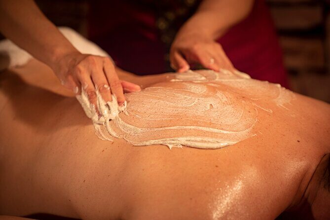 Exfoliating and Moisturizing Body Treatment of 60 min in THAI MASSAGE ALURA - The 60-minute flow: scrub, wrap, and what happens after