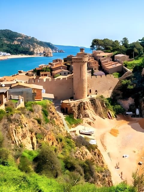 Explore Costa Brava & Tossa de Mar: Trails, snorkel & meal - Vila Vella After Lunch: The Fortified Old Town Moment