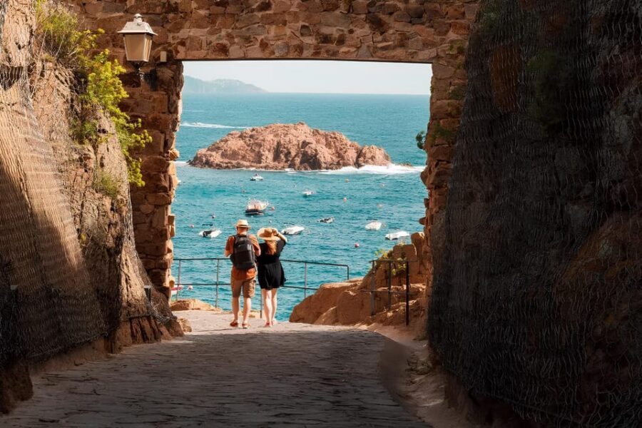 Explore Costa Brava & Tossa de Mar: Trails, snorkel & meal - Snorkeling on the Coast: Gear Included, But Swimming Ability Is Key
