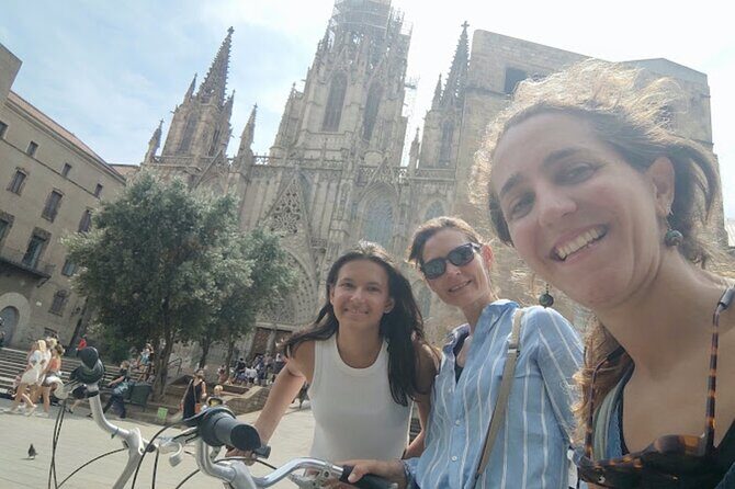 Familly friendly traditions & food tour: tailored tapas & games! - Weather, booking rhythm, and what to plan around