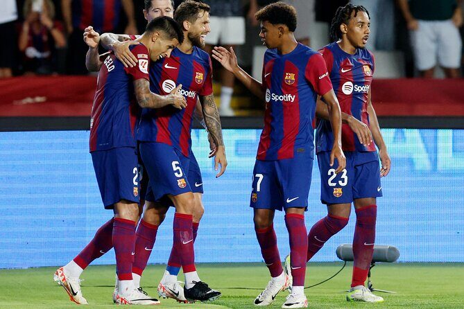 FC Barcelona Soccer Match VIP Ticket 2024/25 - Dress code smart casual: what to wear to avoid delays